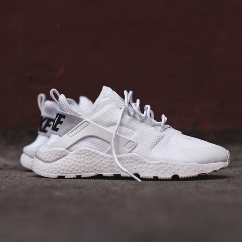 NIKE Air Huarache